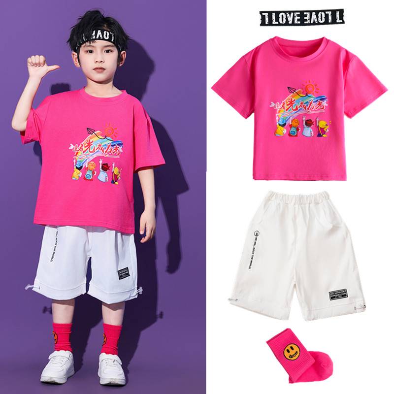 Red pursuit short sleeves + tweezers + smile socks + white hair belt